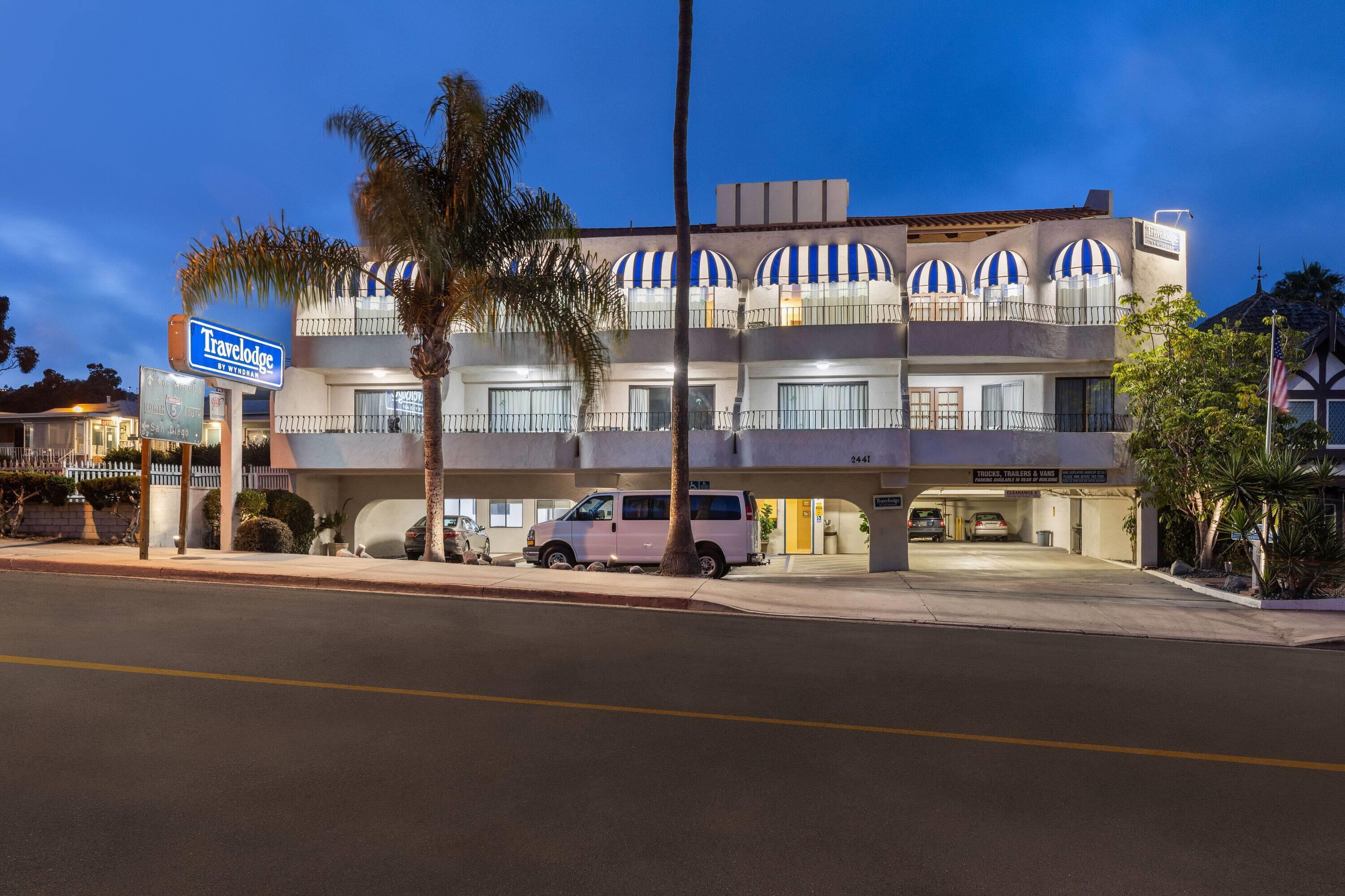 Фото Travelodge by Wyndham San Clemente Beach