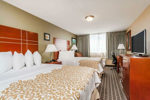 Внешний вид отеля Days Inn by Wyndham Windsor Locks Bradley Intl Airport в Уиндзор-Локсе, фото 3