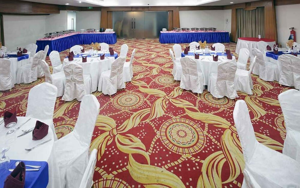 Фото Hotel The Cox Today