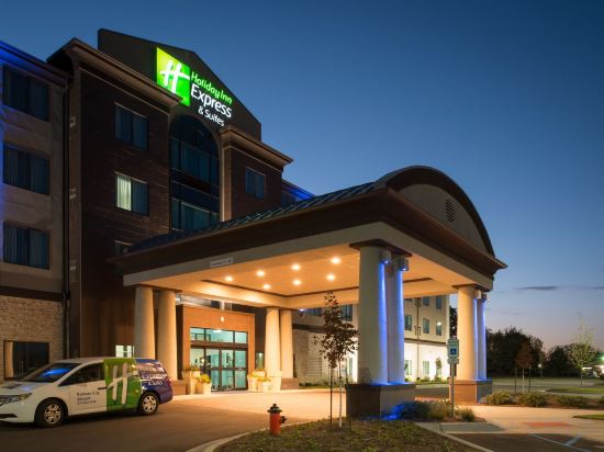 Фото Holiday Inn Express and Suites Kansas City Airport, an Ihg Hotel