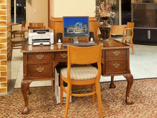 Фото Holiday Inn Express & Suites Carson City, an Ihg Hotel