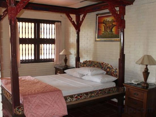 Фото Puri Cantik Bungalow