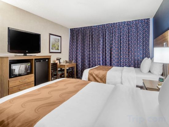 Фото Quality Suites Whitby