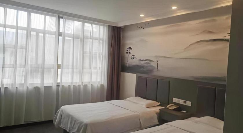 Фото GreenTree Inn HanZhong Railway Station BeiYiHuan Road Express Hotel