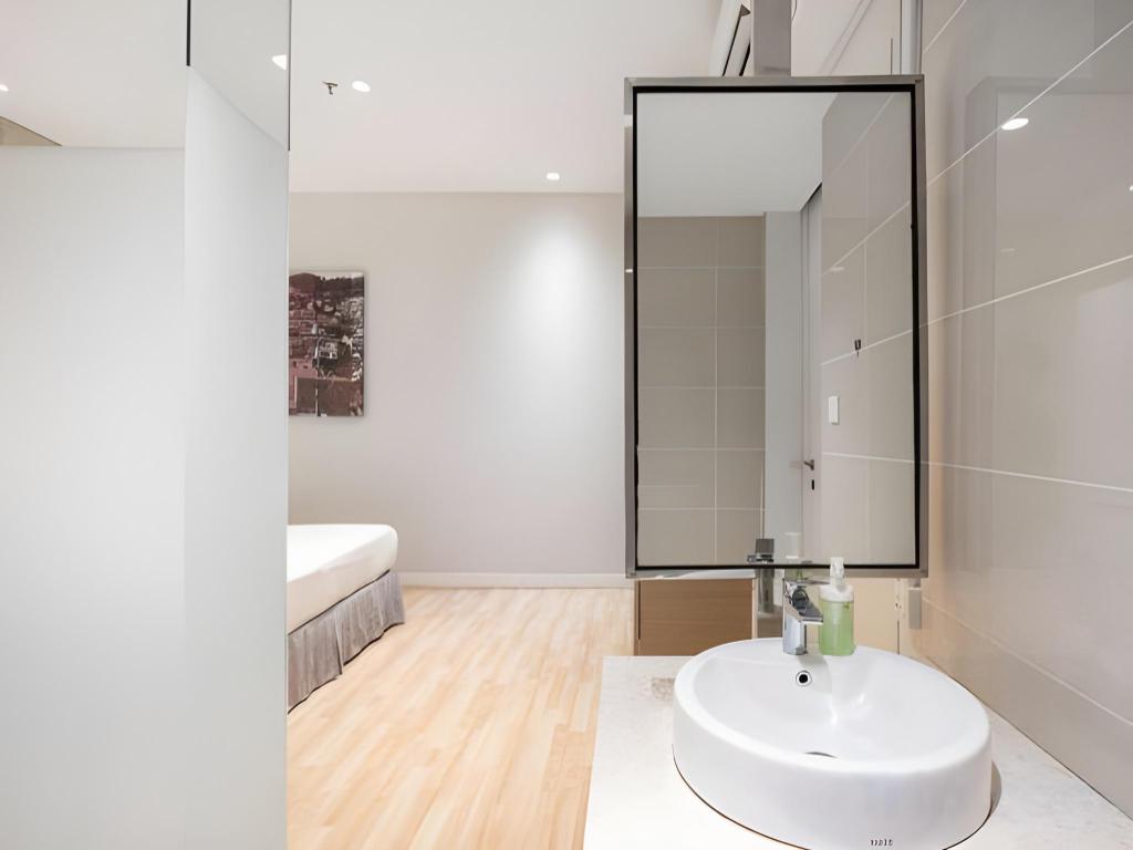 Фото Greystone D' Majestic Place