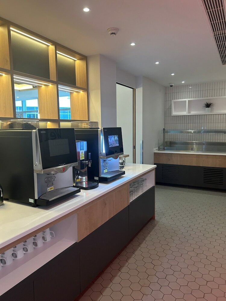 Фото Hilton Garden Inn Luton North