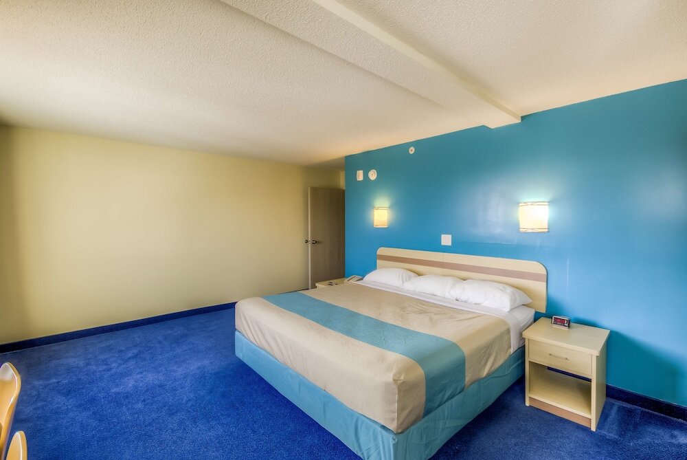 Фото Motel 6 Estevan Sk