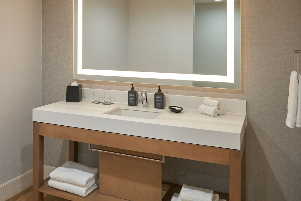 Фото Sheraton Pittsburgh Hotel at Station Square