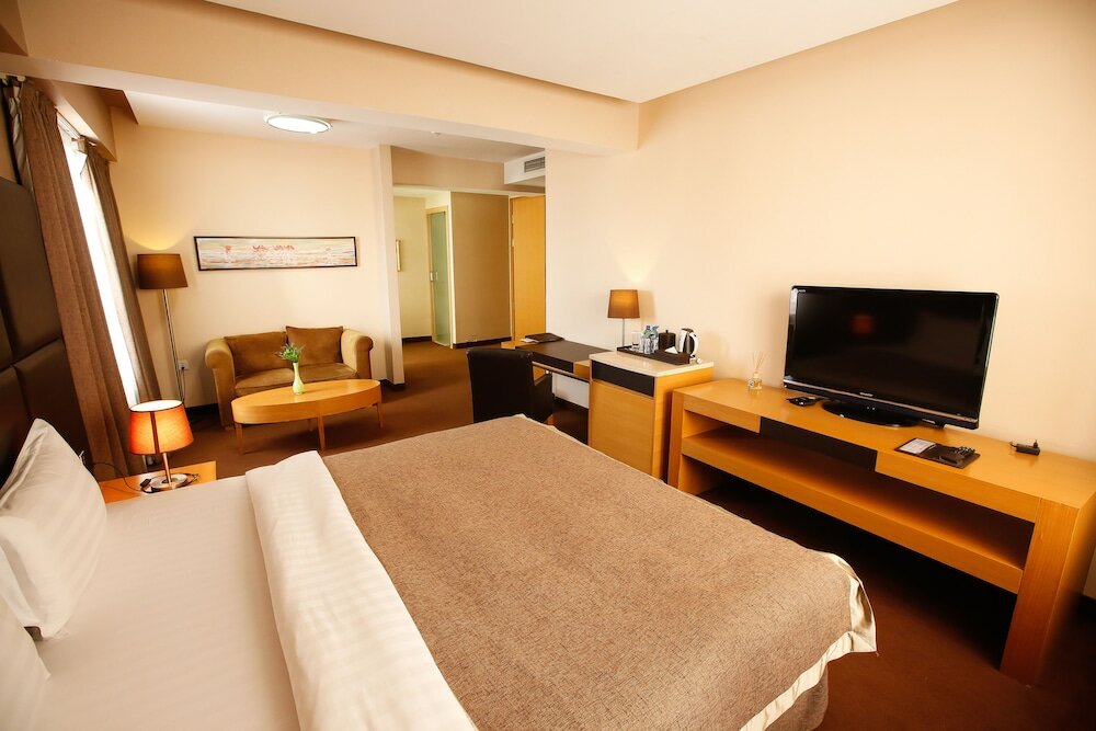 Фото The Corporate Hotel Convention Centre