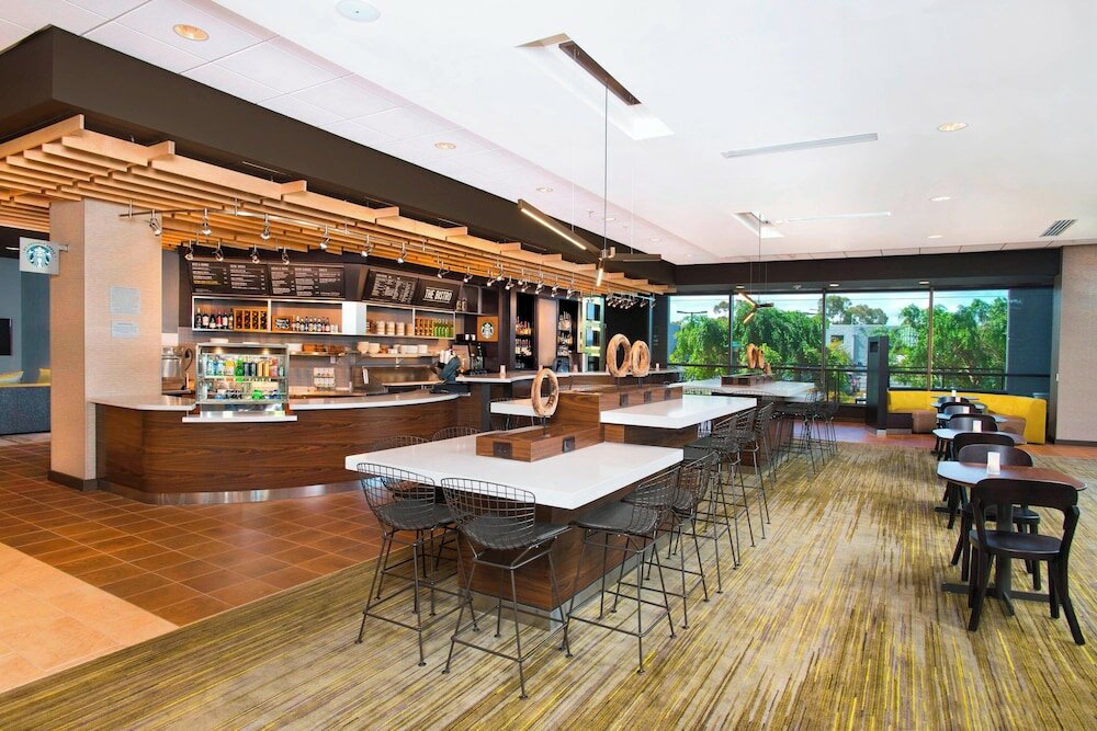 Фото Courtyard by Marriott Redwood City