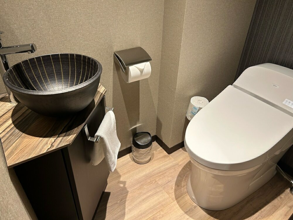 Фото Keihan Kyoto Hachijoguchi