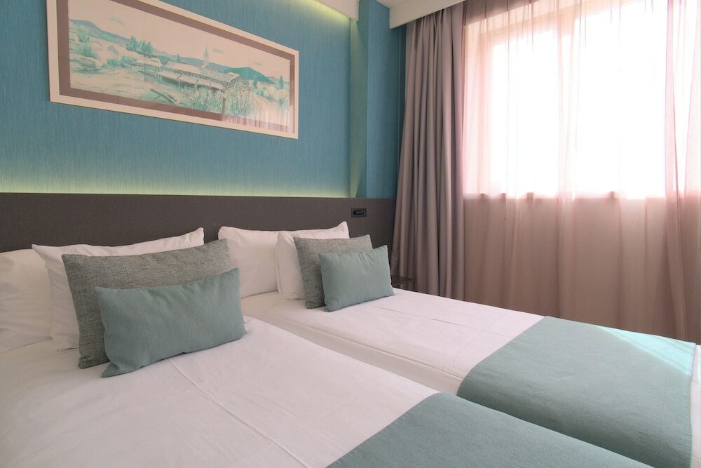 Фото Aparthotel Atenea Barcelona