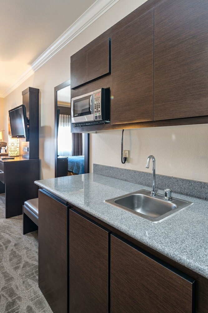 Фото Holiday Inn Express & Suites Santa Clara, an Ihg Hotel