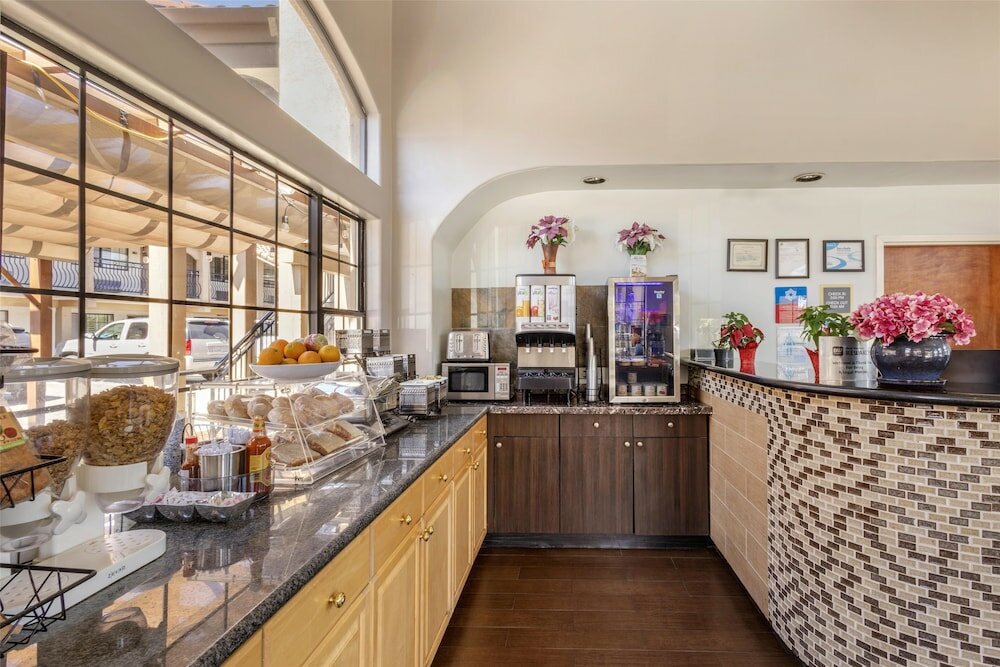 Фото SureStay Plus by Best Western Santa Clara Silicon Valley