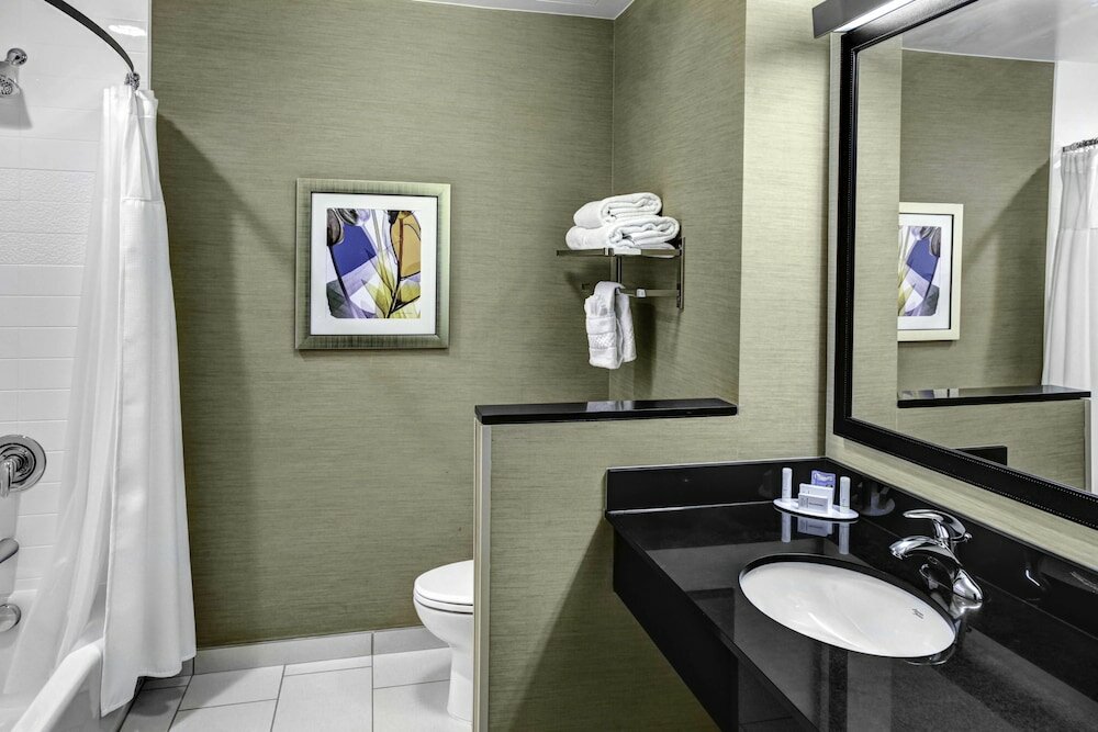 Фото Fairfield Inn & Suites Lansing at Eastwood