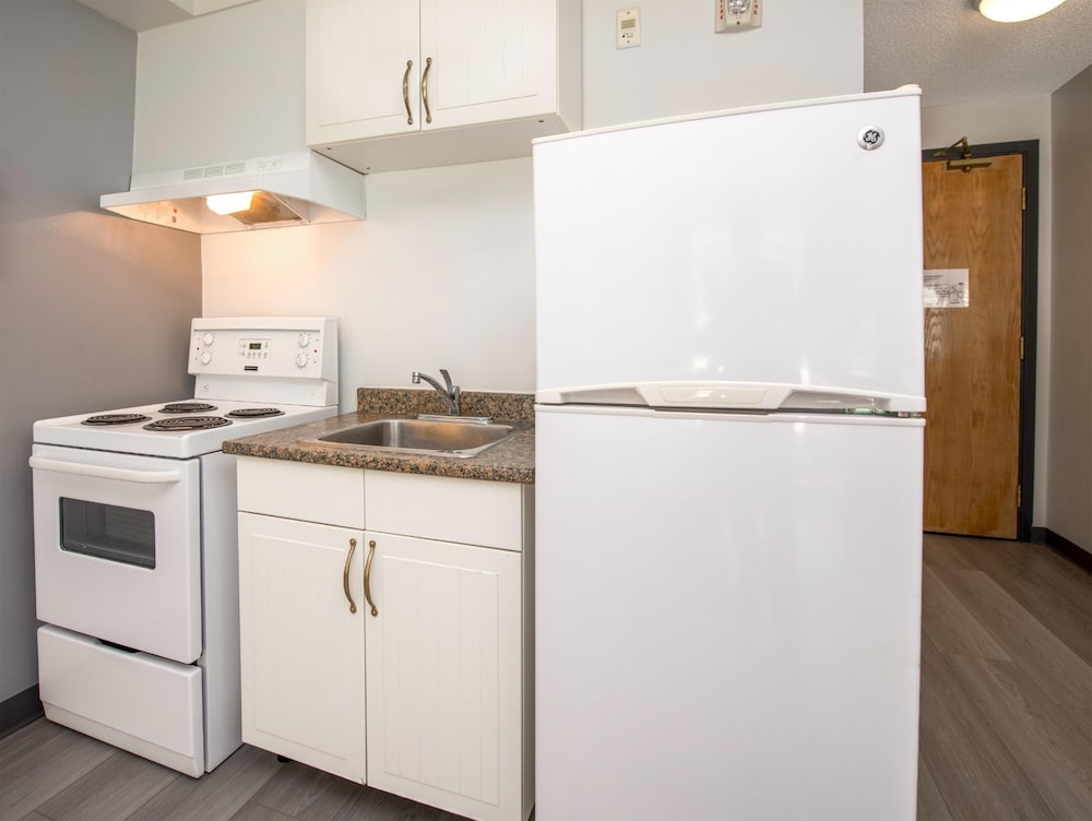 Фото Econo Lodge & Suites Hinton