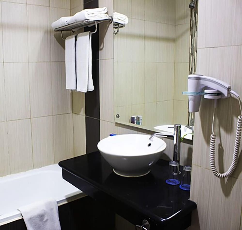 Фото Days Hotel & Suites by Wyndham Jakarta Airport