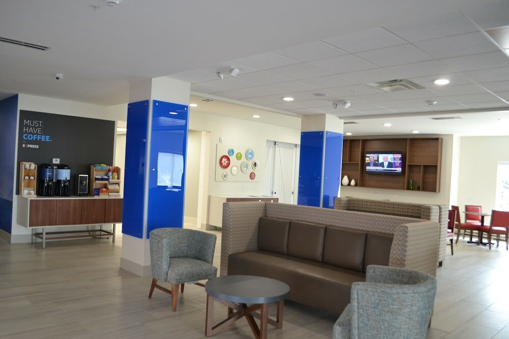 Фото Holiday Inn Express Tallahassee University Central, an Ihg Hotel