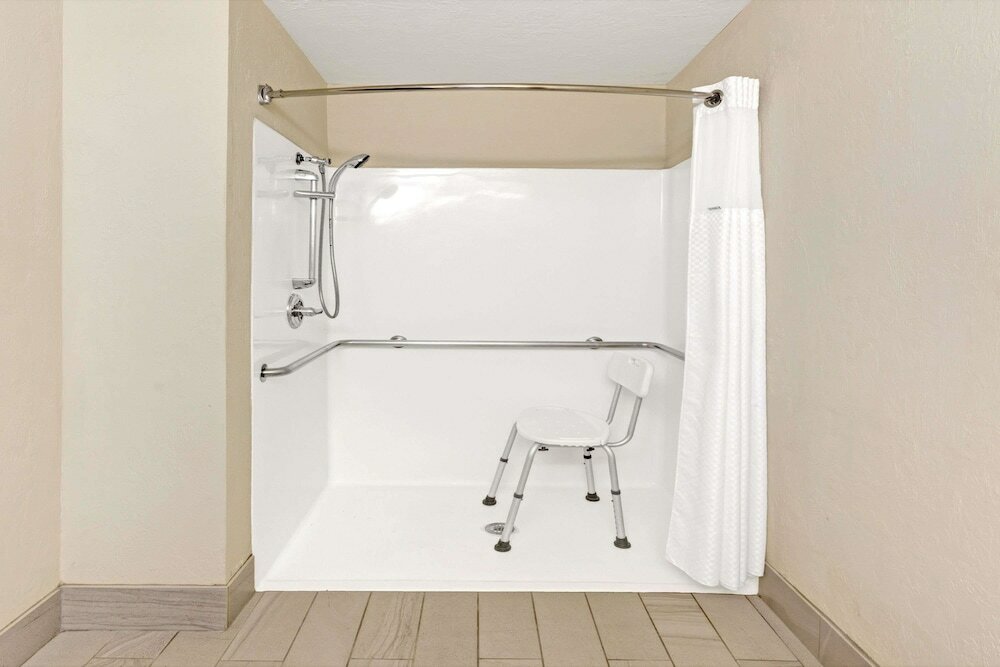 Фото Baymont by Wyndham El Reno