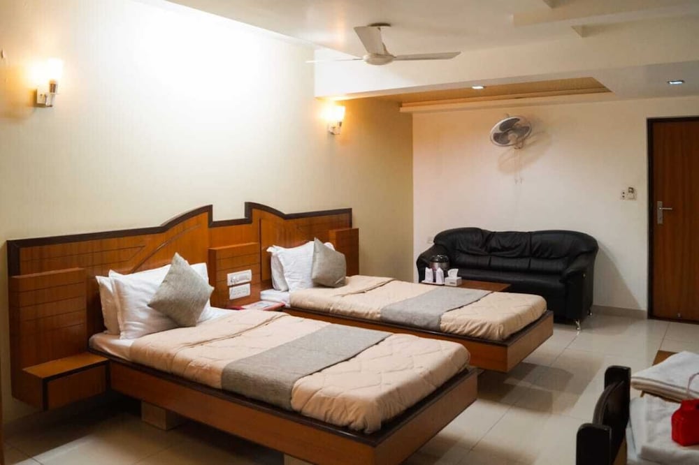 Фото Hotel Ambassador