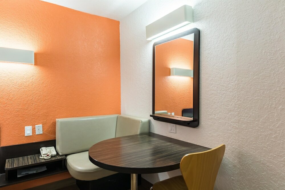 Фото Motel 6 Uvalde, Tx