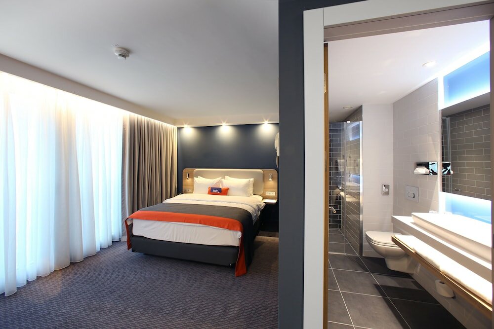 Фото Holiday Inn Express Ljubljana