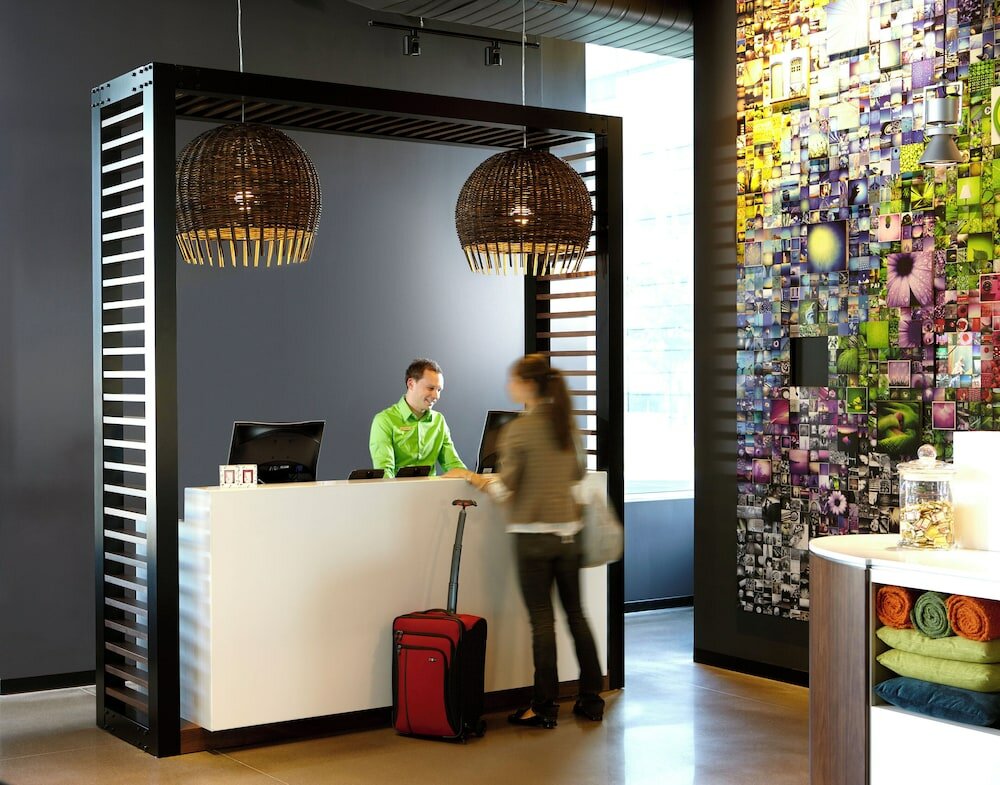 Фото Alt Hotel Toronto Airport