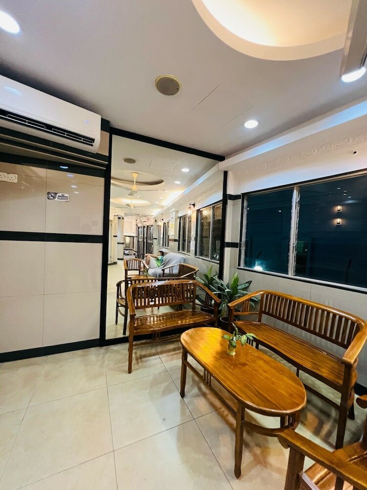 Фото Burmahtel - Hostel