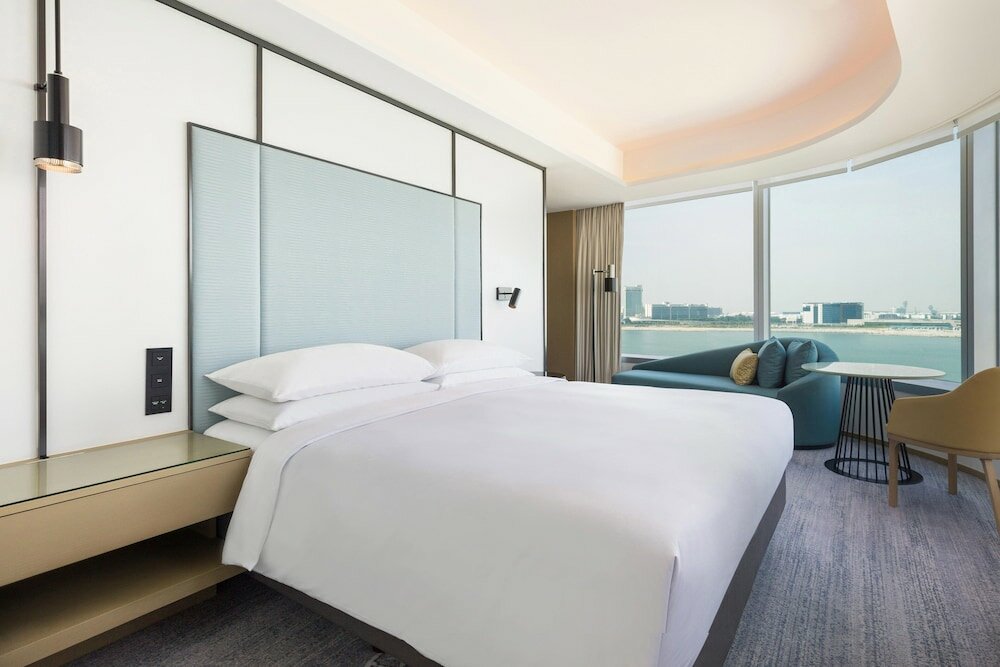 Фото Four Points by Sheraton Hong Kong, Tung Chung