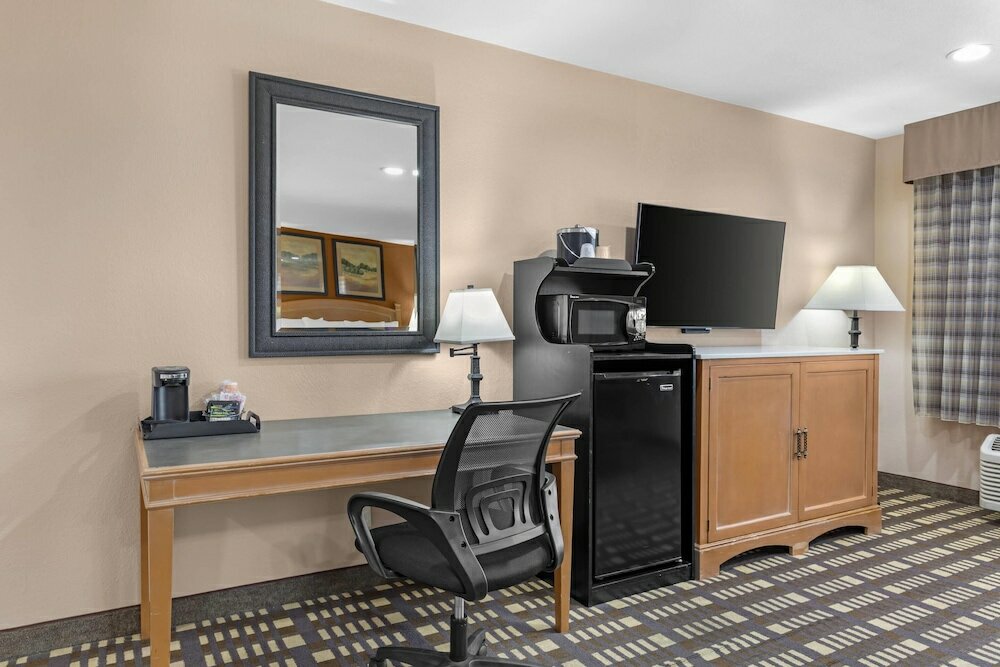 Фото Quality Inn & Suites Plano East - Richardson