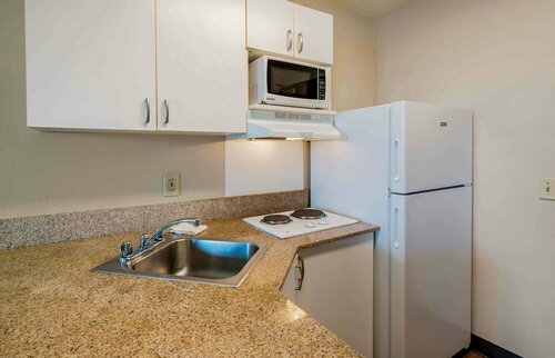 Гостиница Extended Stay America Suites Elizabeth Newark Airport в Элизабет