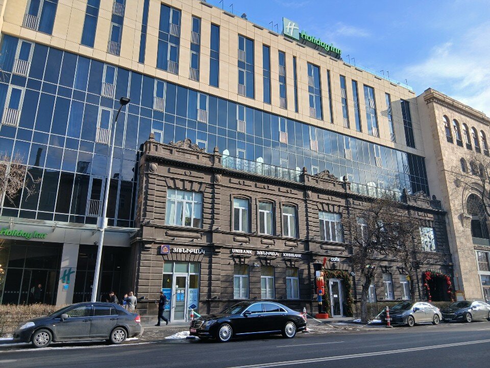 Фото Holiday Inn Yerevan Republic Square