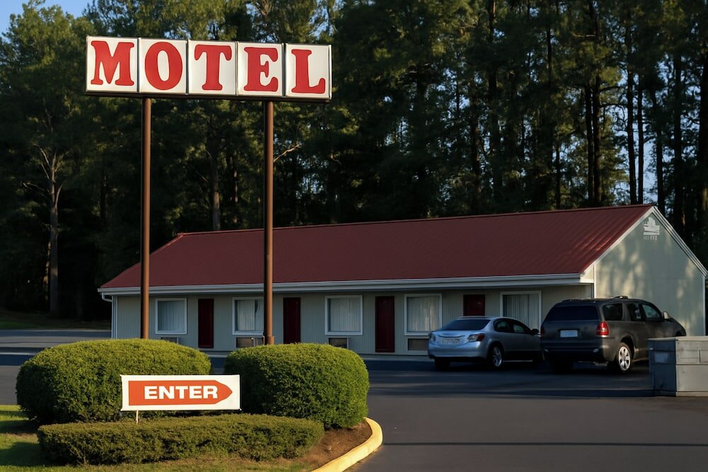 Фото Courtland Inn Motel