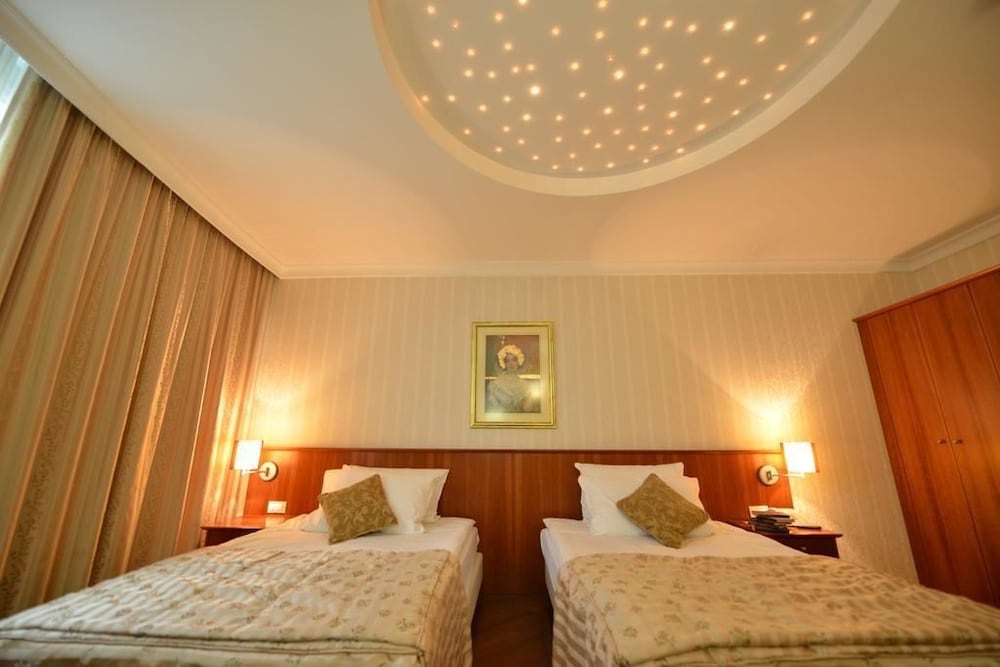 Фото Hotel Karpos