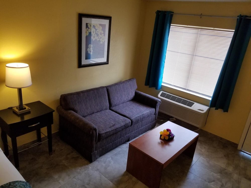 Фото Shining Light Inn & Suites