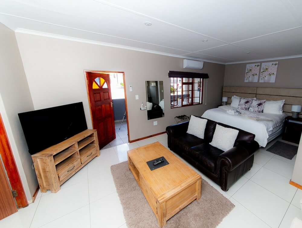 Фото Kleinplasie Guesthouse