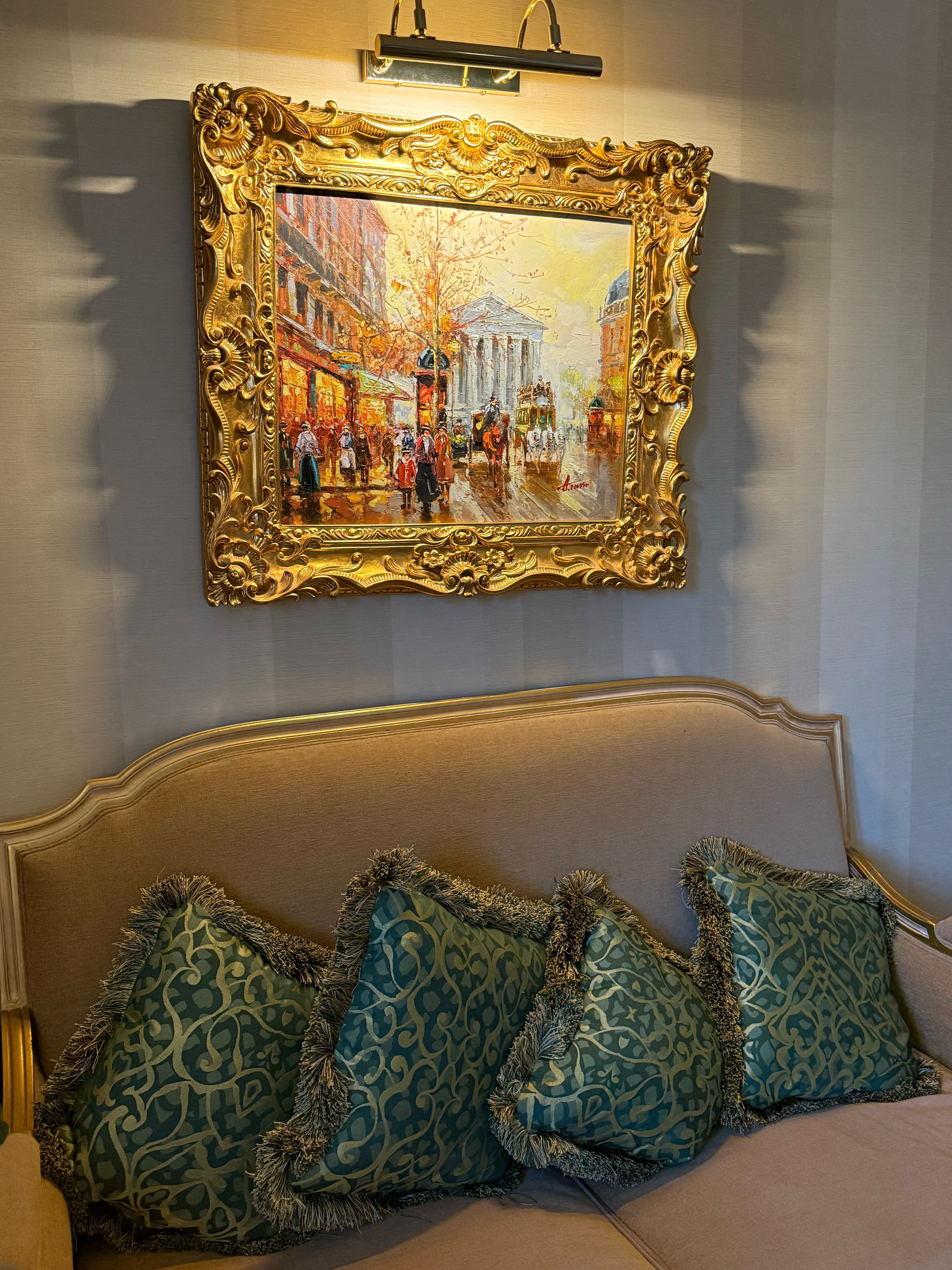 Фото Royal Rose Abu Dhabi, a Curio Collection by Hilton Affiliated Hotel