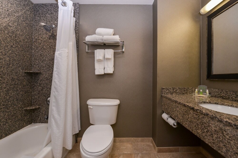 Фото Holiday Inn Ontario Airport, an Ihg Hotel