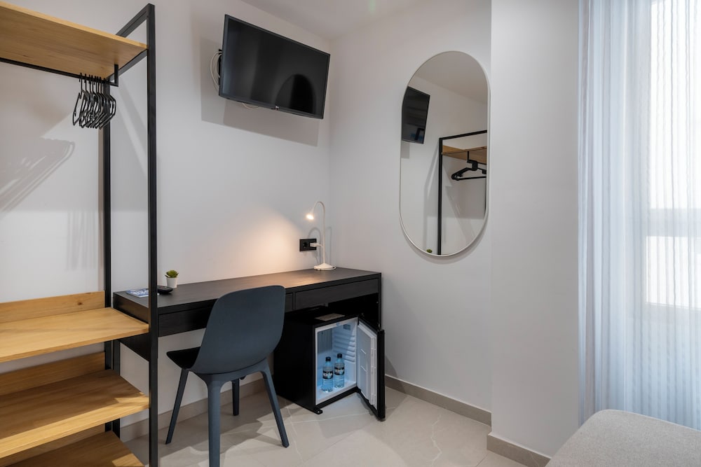 Фото Hostal Pensimar