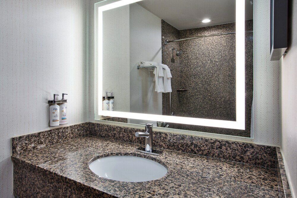 Фото Holiday Inn Ontario Airport, an Ihg Hotel