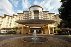 отель Protea Hotel by Marriott Johannesburg Wanderers