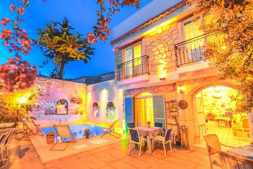 Alacati Asmali Konak Hotel