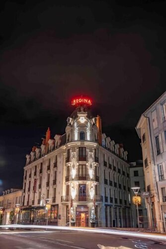 Гостиница Hôtel Restaurant Le Regina в Ле-Пюи-ан-Веле