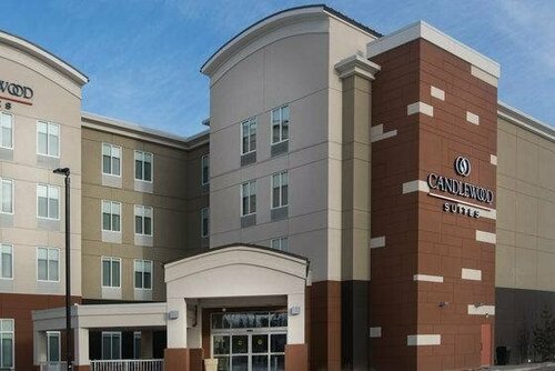 Внешний вид отеля Candlewood Suites West Edmonton - Mall Area, an Ihg Hotel в Эдмонтоне, фото 5