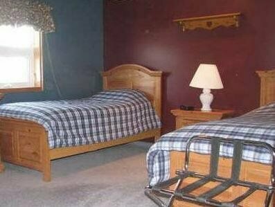 Гостиница Bears' Den B&b в Черчилле