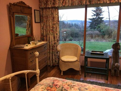 Гостиница A Cascade View Bed And Breakfast в Редмонде