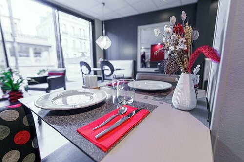 Гостиница Nyx Hotel в Перпиньяне