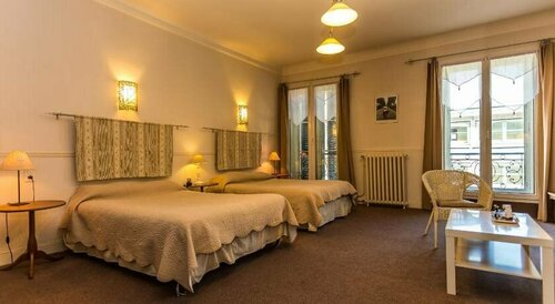 Гостиница Central в По