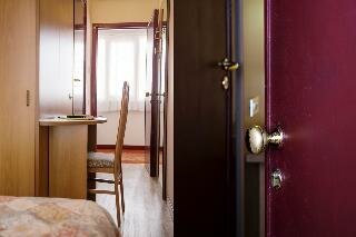 Гостиница Hotel Aries в Пизано