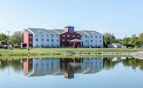 Гостиница Quality Inn & Suites Southport в Индианаполисе